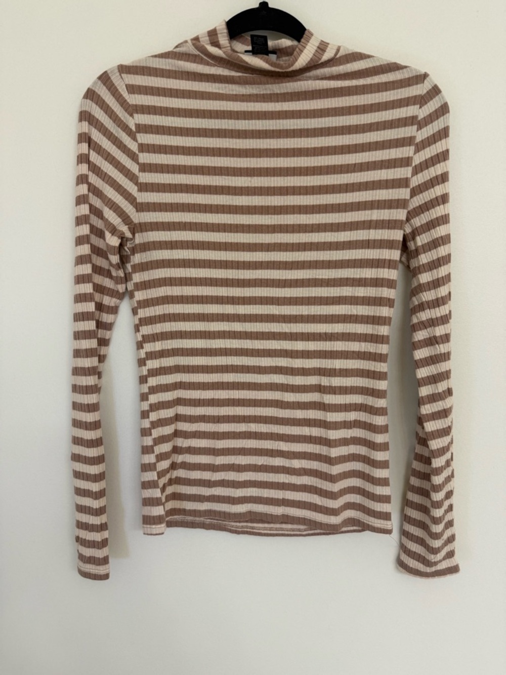 Buckle DayTrip Striped Ribbed Long Sleeve Mock Neck Top - Beige & Cream Size S